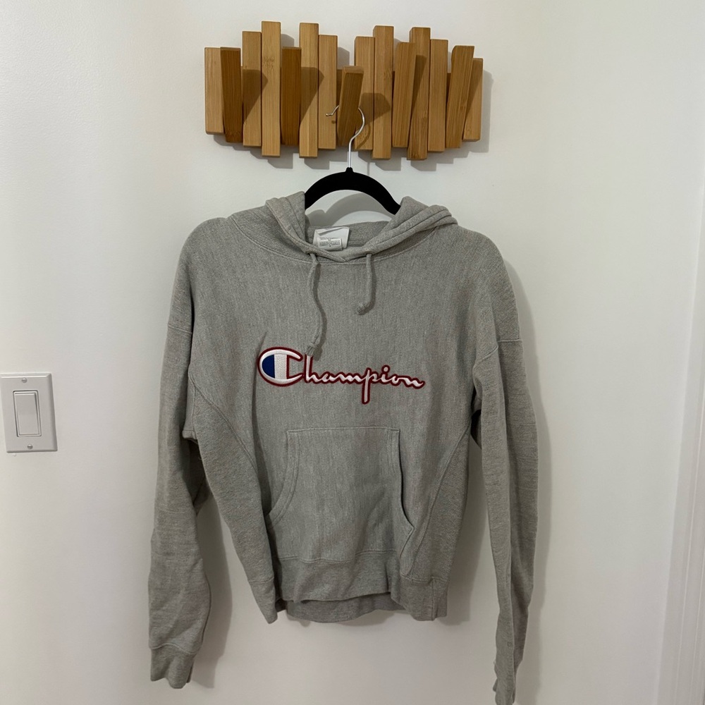 Women’s Champion Light Gray women’s crop sweatshirt, Size S logo pullover